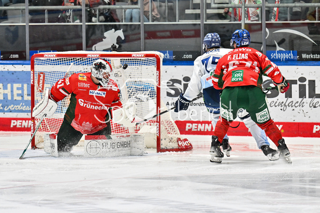 Augsburger Panther - Straubing Tigers | Augsburg, DEUTSCHLAND - 14. NOVEMBER: in dieser Szene trifft Elis HEDE (Straubing Tigers 75) zum 3-8 / Tor / Torschuetze / Freude / Happy beim Ligaspiel zwischen den Augsburger Panthern und den Straubing Tigers am 18. Spieltag der Penny DEL im Curt Frenzel Stadion am 14.11.2025