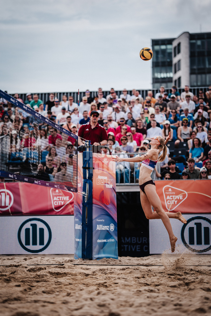 Beachvolleyball | Männer | Allianz German Beach Tour 2025 | Tourstop Hamburg | 31.05.2025 | Nele Barber beim Angriff