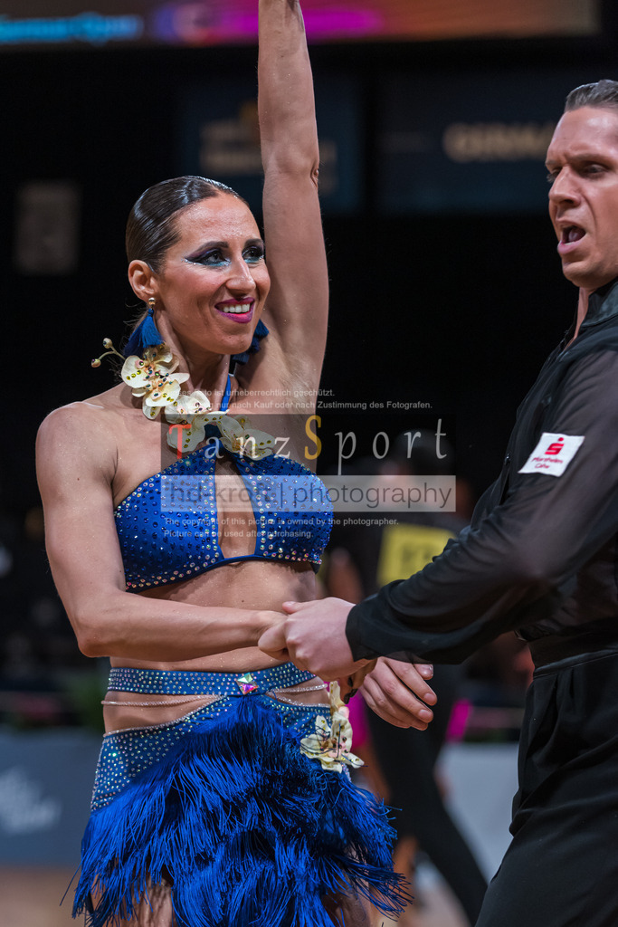 20250820_WDSF-Open-Latin-Rising Stars_2285 | Tanzsportbilder, Standardtanz, Lateintanz, WDSF, DTV, LTVB, dancecomp, goc, hessen tanzt, blaues band der spree, walzer, tango, wiener walzer, slowfox, quickstepp, samba, rumba, cha-cha-cha, paso doble. jive, hd-kroft photography, turniertanzsport