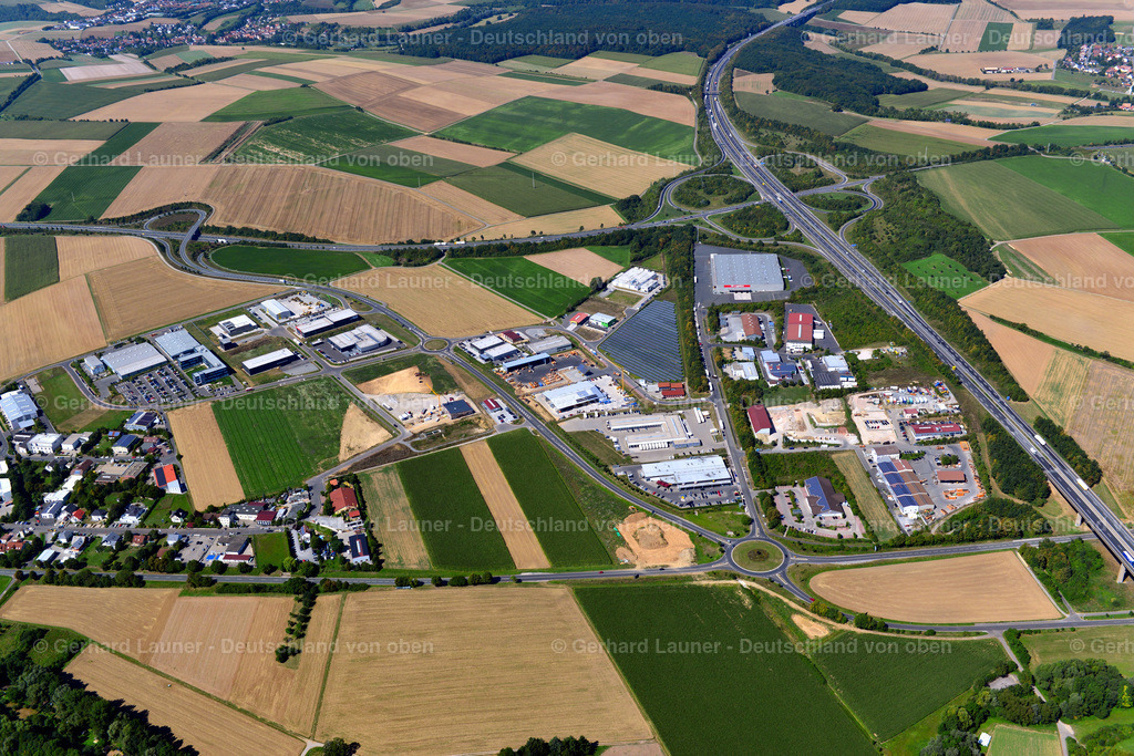 3650107 | KüRNACH 31.08.2016 Gewerbegebiet und Firmenansiedlung in Kürnach im Bundesland Bayern, Deutschland. // Industrial estate and company settlement in Kuernach in the state Bavaria, Germany. Foto: Gerhard Launer