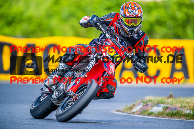 MaZZes_FotoMatrix_220528_1772 | Fotograf Mathias Schmid
Sportfotograf,
Eventfotograf,
Hochzeitsfotograf,
Portraitfotograf