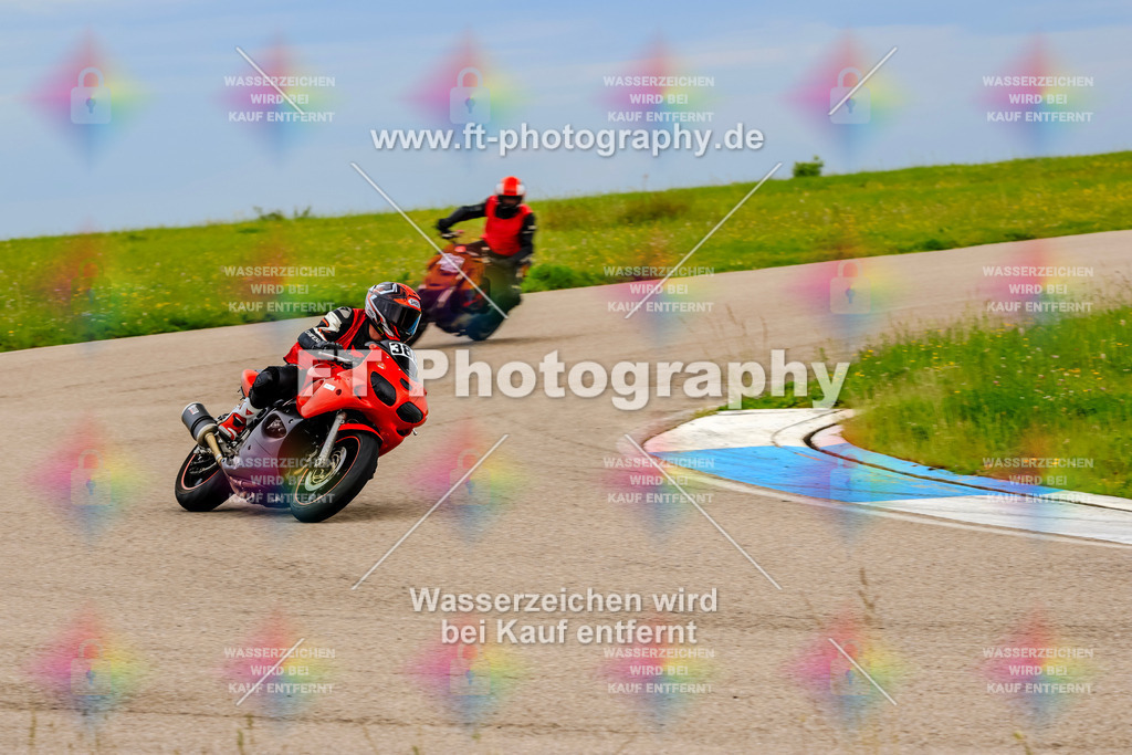 MotoTeam-2275 | Hier findet Ihr Bilder von Touristenfahrten auf der Nürburgring Nordschleife oder von anderen Veranstaltungen die ich besucht habe. Viel Spass beim Durch Schauen 