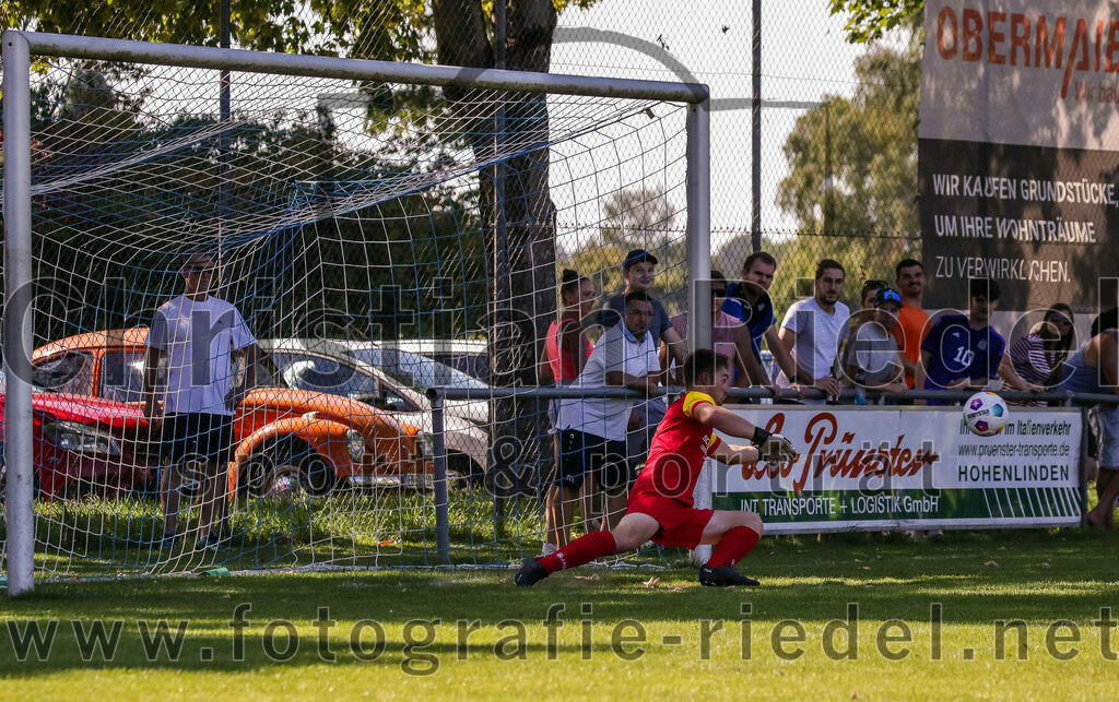 2023-08-20_097_SV_Hohenlinden_gegen_SV_Buch | Hohenlinden, Deutschland, 20.08.2023:
Fußball, A-Klasse 2023 / 2024, 1. Spieltag, SV Hohenlinden gegen SV Bruck, Endergebnis: 5:1

Torwart Simon Heiler (SV Bruck, #1)

Foto: Christian Riedel / fotografie-riedel.net