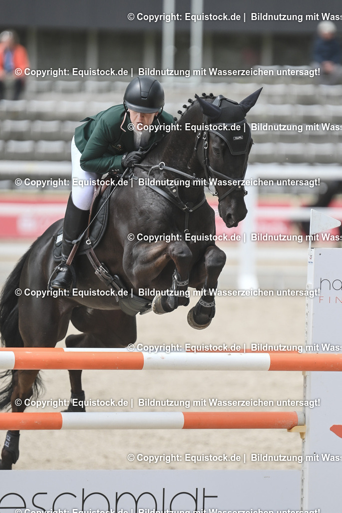 20230514_CCI4_Springen_0203 | equistock