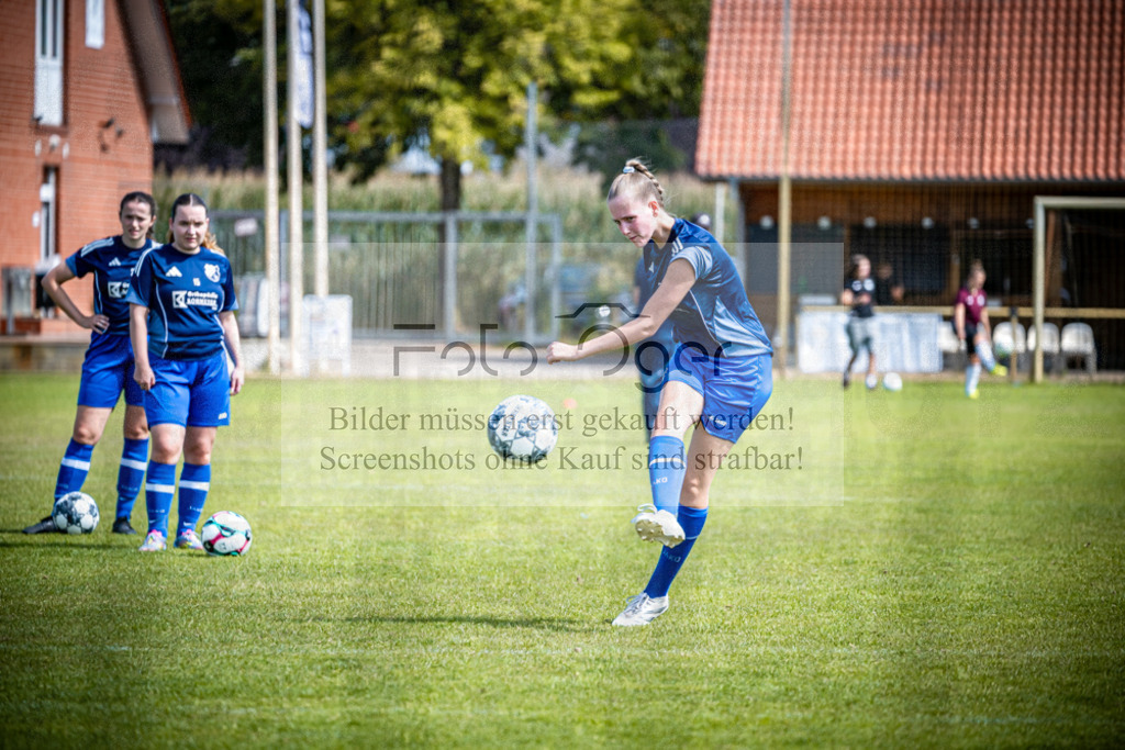 SG Bohmte/Ostercappeln/Schwagstorf - SV Harderberg - Frauen Bezirkpokal | Frauen Bezirkpokal · 1. Damen - 1. Damen · Sportplatz - Realisiert mit Pictrs.com