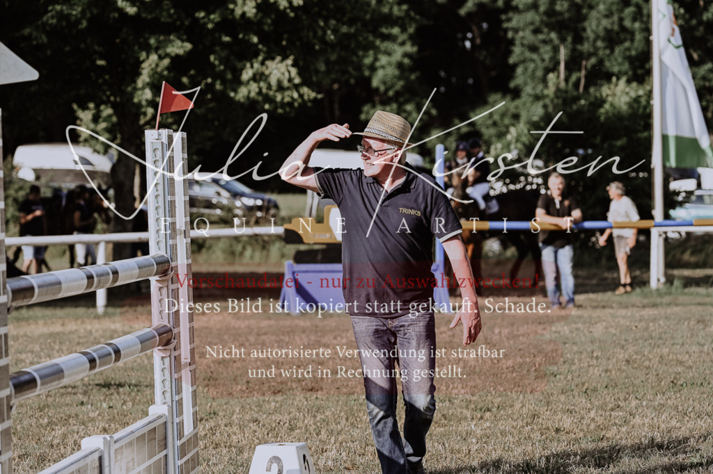 DSC_2936 | Pferde- und Turnierfotografie in Westsachsen. Pferdeportraits, Auftragszeichnungen und intuitive Kunst.