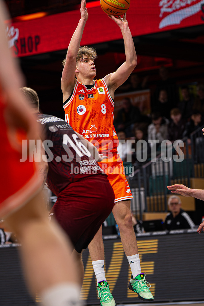 Basketball I Herren I Saison 2025-2026 I ProB Nord I 21. Spieltag I Rasta Vechta II - Iserlohn Kangaroos I 2990 | Moritz Grüß (8, RASTA Vechta II) - Realisiert mit Pictrs.com