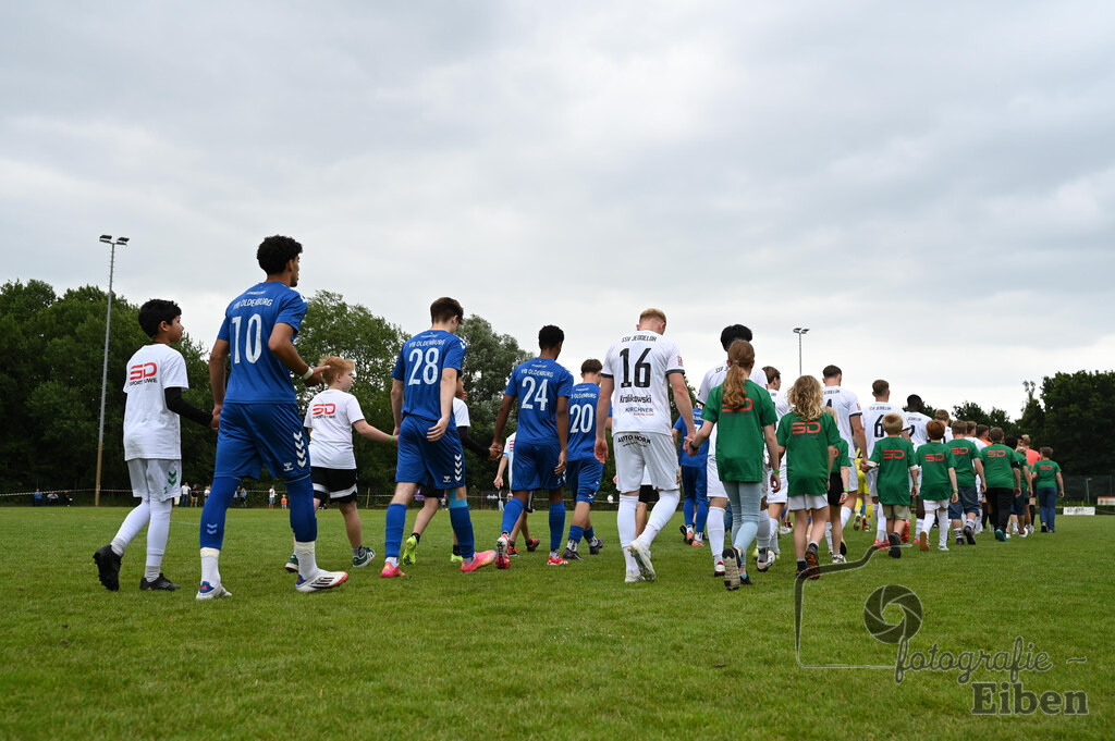Sport-Duwe Cup | Sport-Duwe Cup Oldenburg; SSV Jeddenloh (weiß)-VFB Oldenburg (blau) am 05.07.2025 in Oldenburg (Sportanlage TuS Eversten), Photo: Philip Eiben 2025 - Realisiert mit Pictrs.com