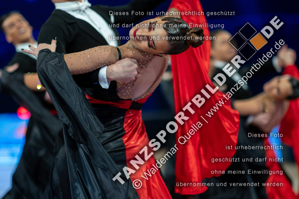 20251206-00307 | Hier finden Sie Tanz Bilder vom Latein und Standard Formationen tanzen. Sportbilder vom Tanzsport. Schöne Fotos und von Weltmeisterschaft, Europameisterschaft, Bundesliga, Regionalliga, Oberliga und Landesliga sowie von GOC Stuttgart, DanceComp, WM Bremen