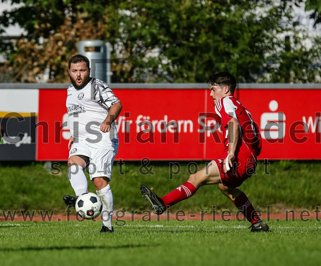 2023-09-09_110_FC_Herzogstadt_II_gegen_SG_Hoerlkofen_Woerth | Erding, Deutschland, 09.09.2023:
Fußball, A-Klassel 2023 / 2024, 6. Spieltag, FC Herzogstadt II gegen SG Hörlkofen/Wörth, Endergebnis: 1:2

Maximilian Ostermair (FC Herzogstadt, #29), Korbinian Nußrainer (SG Hörlkofen/Wörth, #8)

Foto: Christian Riedel / fotografie-riedel.net