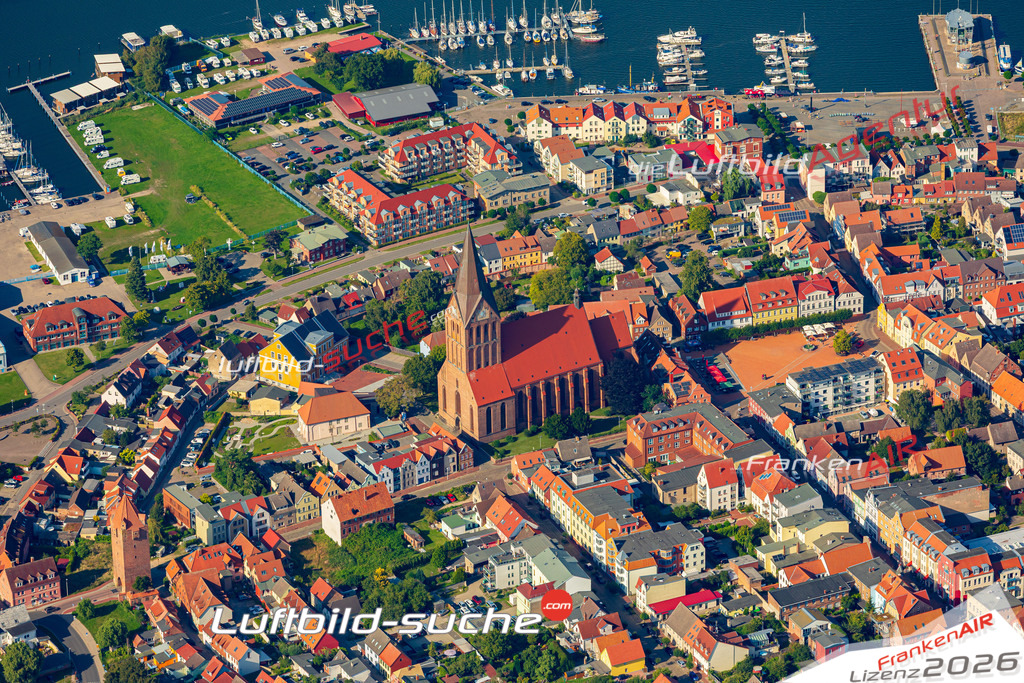 Übersichts Bild Barth - Die Luftaufnahme wurde 2025 vom UL-Flugzeug heraus erstellt ( keine Drohnenaufnahme ) - Hochauflösende Luftaufnahme - für Wandbilder und großformatige Ausdrucke geeignet. Das besondere Geschenk!Hier alle&nbsp;Infos zur Lizenzierung der LuftaufnahmeWir fliegen auch dieses Jahr wieder in Ihre Region um Luftbilder zu erstellen.- Luftbild anfragen