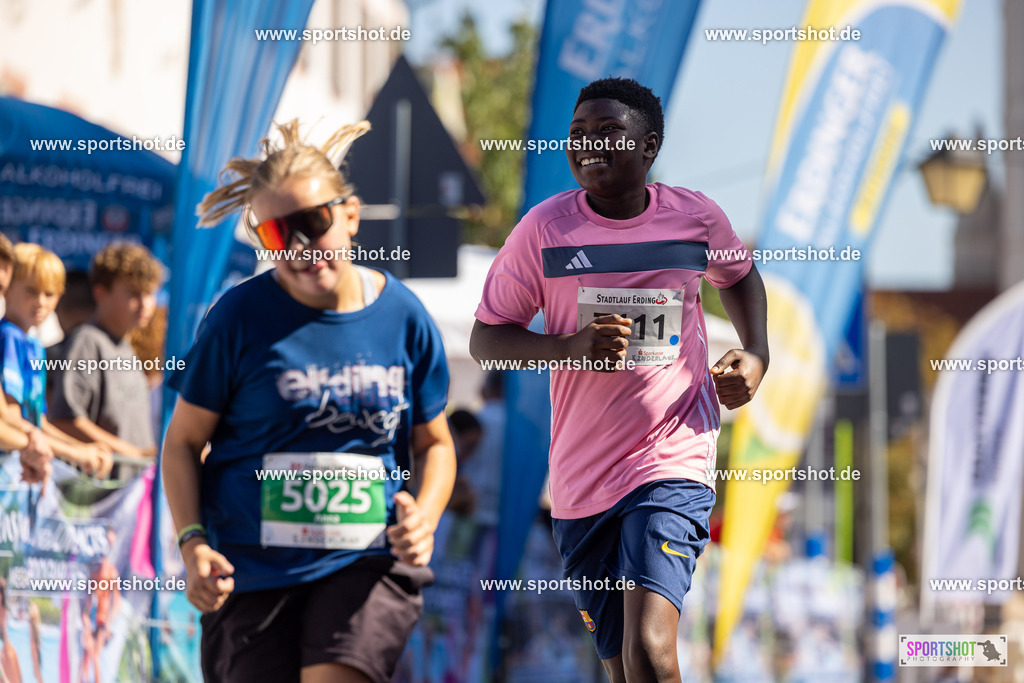 VJ__3688 | Stadtlauf Erding 2025 #stadtlauferding #erdingstadtlauf #stadtlauf_erding #laufmotivation #trisporterding #yourpictrs #sportshot_your_pictrs