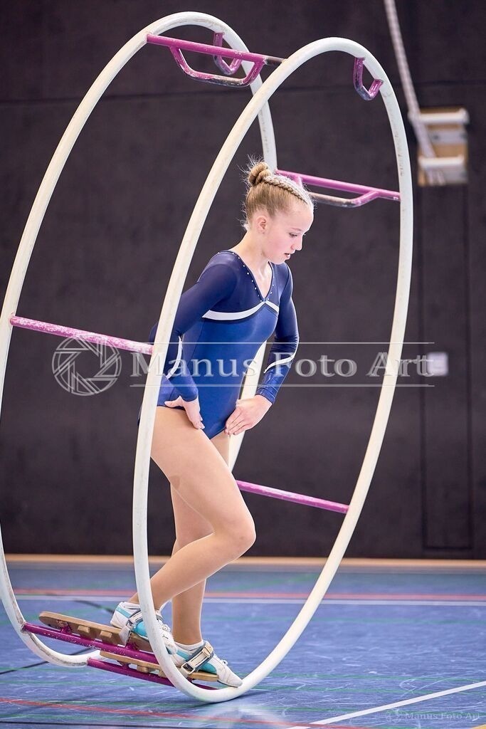 C-DSC03971 | Professionelle Sportfotografie in Hamburg, Schleswig-Holstein und Niedersachsen – spezialisiert auf Rhönrad, Geräteturnen, Leistungsturnen und rhythmische Sportgymnastik. Bundesweite Begleitung von Rhönrad-Events. Jetzt Sport-Fotos - Realisiert mit Pictrs.com