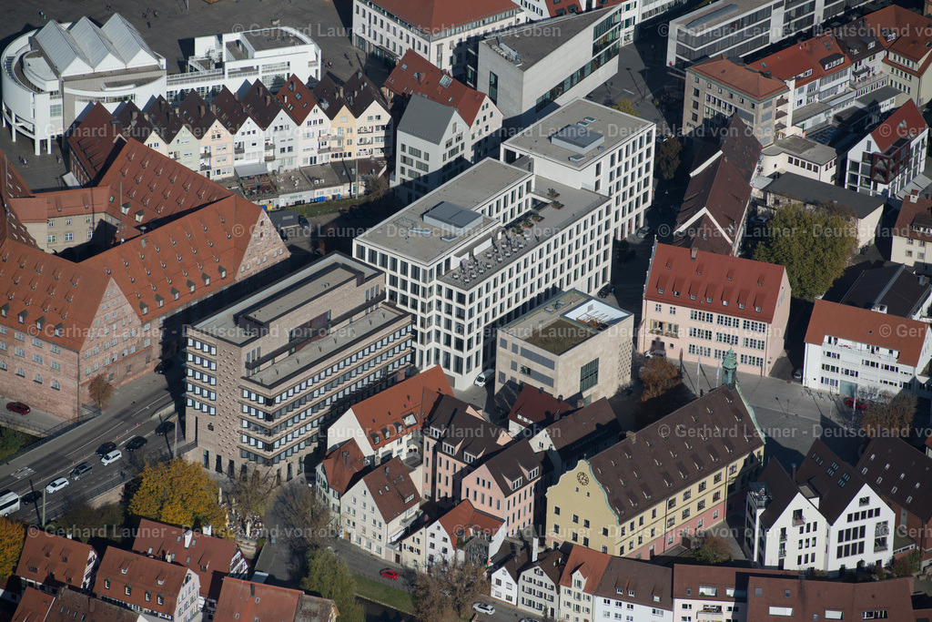 3705016 | ULM 16.10.2017 Banken- Verwaltungsgebäude des Finanzdienstleistungs- Unternehmens Sparkasse Ulm in Ulm im Bundesland Baden-Württemberg, Deutschland. // Banking administration building of the financial services company Sparkasse Ulm in Ulm in the state Baden-Wuerttemberg, Germany. Foto: Gerhard Launer