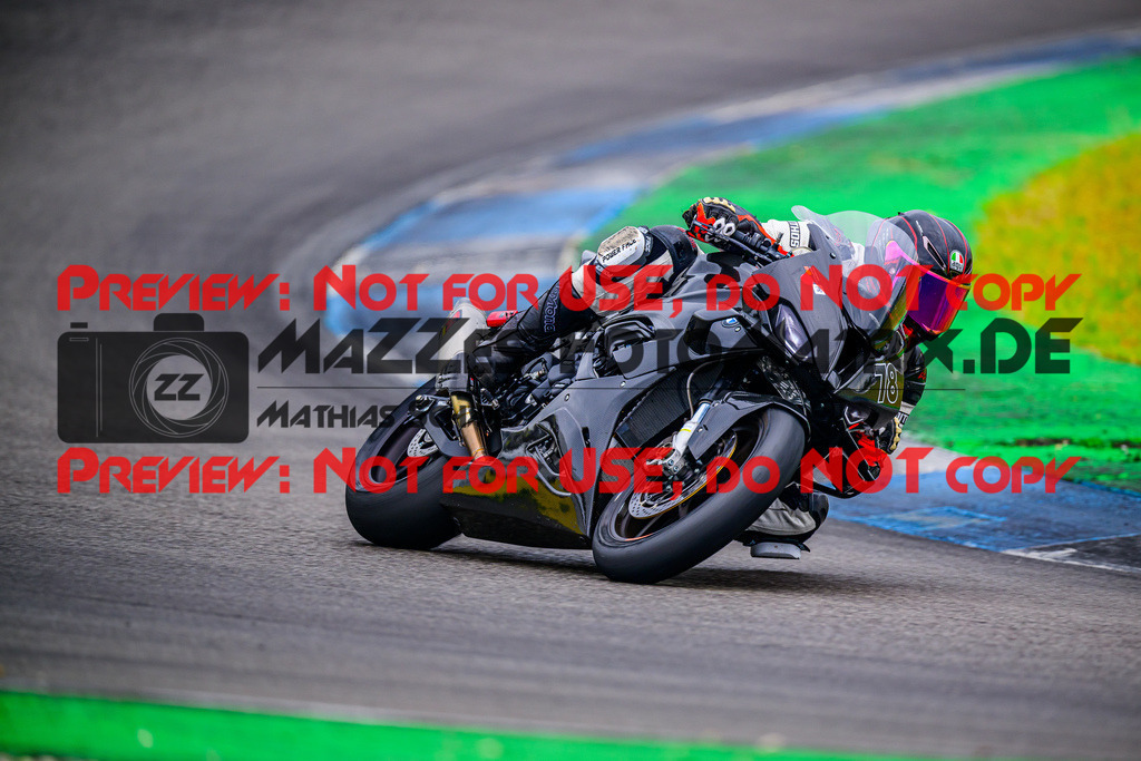 MaZZes_FotoMatrix_240614_6007705_2-88 | WEISS