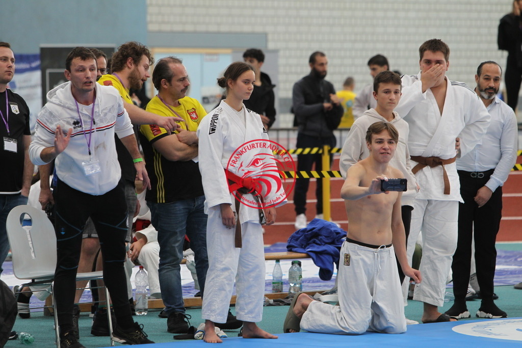 JT6F9285 | Fotos vom Adler Cup - Pictures from Adler Cup

Hier findet Ihr alle Eindrücke und großen Momente der Adler Cup Wochenenden. Here you will find all impressions and great moments of the Adler Cup weekends. - Realisiert mit Pictrs.com