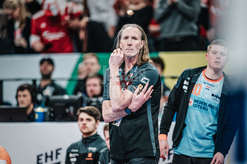 Handball | Herren | EHF EURO 2024 | European Championshop Men 2024 Final Tournament | Norwegen vs. Niederlande | 19.01.2024 | Trainer Staffan Olsson (Holland, NED)