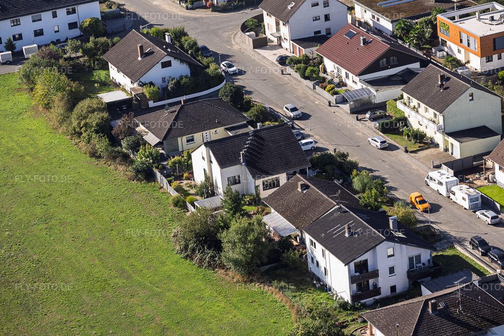 Luftbild: Ortsansicht im Ortsteil Sickenhofen in Babenhausen im Bundesland Hessen in Deutschland. – Foto: IMG_159429.jpg vom 22.09.2026 durch Werner Riehm/FLY-FOTO.de – Auflösung des Originals: 6000 x 4000 px