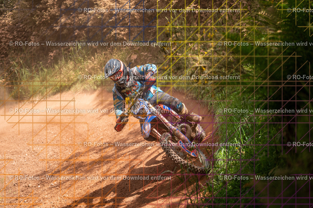 Wolfshausen 5 Lauf -315 | Sportfotografie von RO-Fotos: Motorsport, Motocross, Enduro, Laufveranstaltungen und Triathlon. Professionelle Fotos von Sportlern und Events. - Realisiert mit Pictrs.com