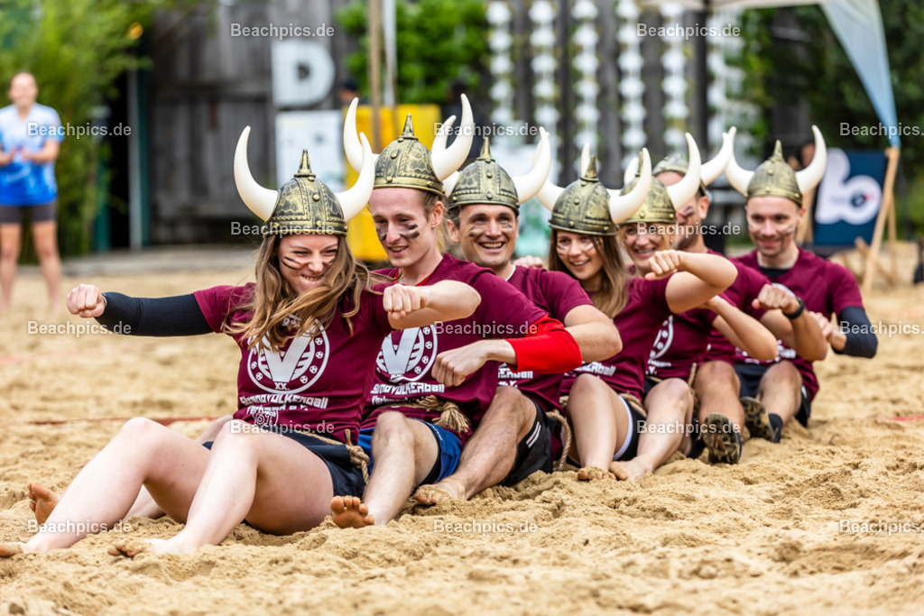 2025-200080573-Strandvölkerball-WM_1 |  23.08.2025; Berlin Foto: Gerold Rebsch - www.beachpics.de