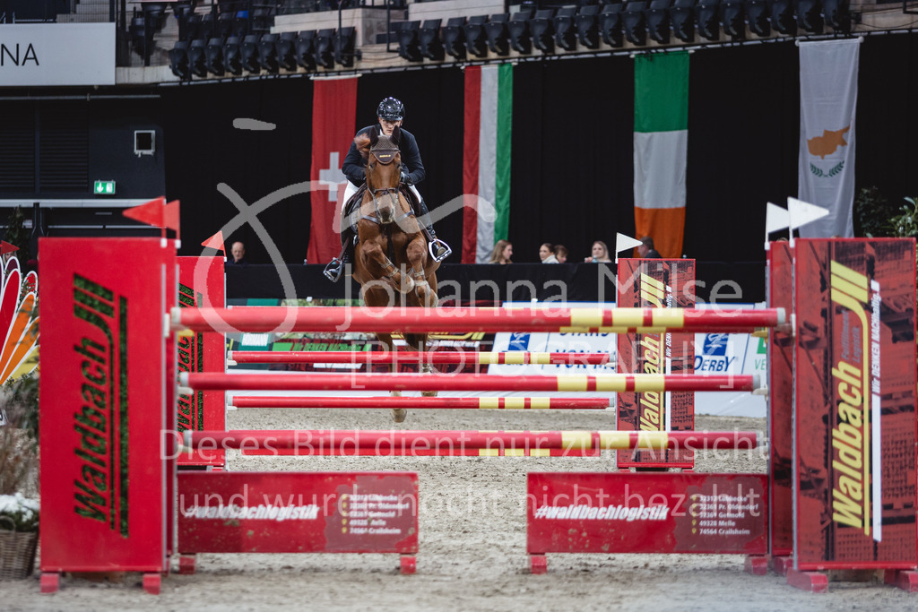 231028_Oldenburg_S1-Spr_Amateure-126 | Deine schönsten Turniermomente als professionelle Fotos! Entdecke hochwertige Pferdesport-Fotografie im Online-Shop. Jetzt Fotos finden & bestellen!