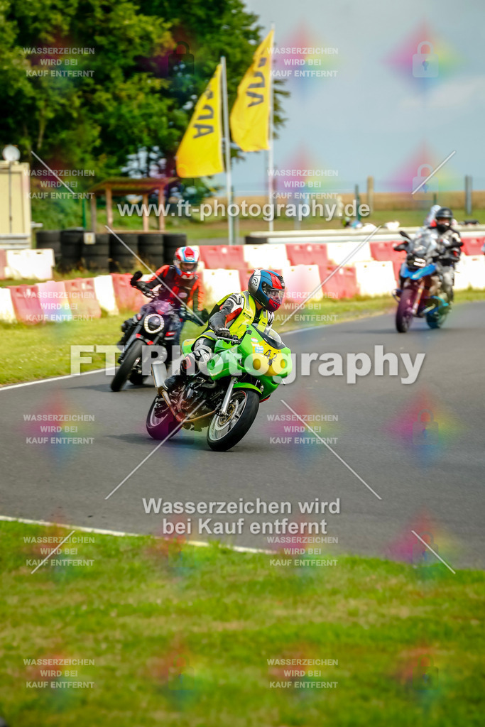 VBK-4496 | Hier findet Ihr Bilder von Touristenfahrten auf der Nürburgring Nordschleife oder von anderen Veranstaltungen die ich besucht habe. Viel Spass beim Durch Schauen 