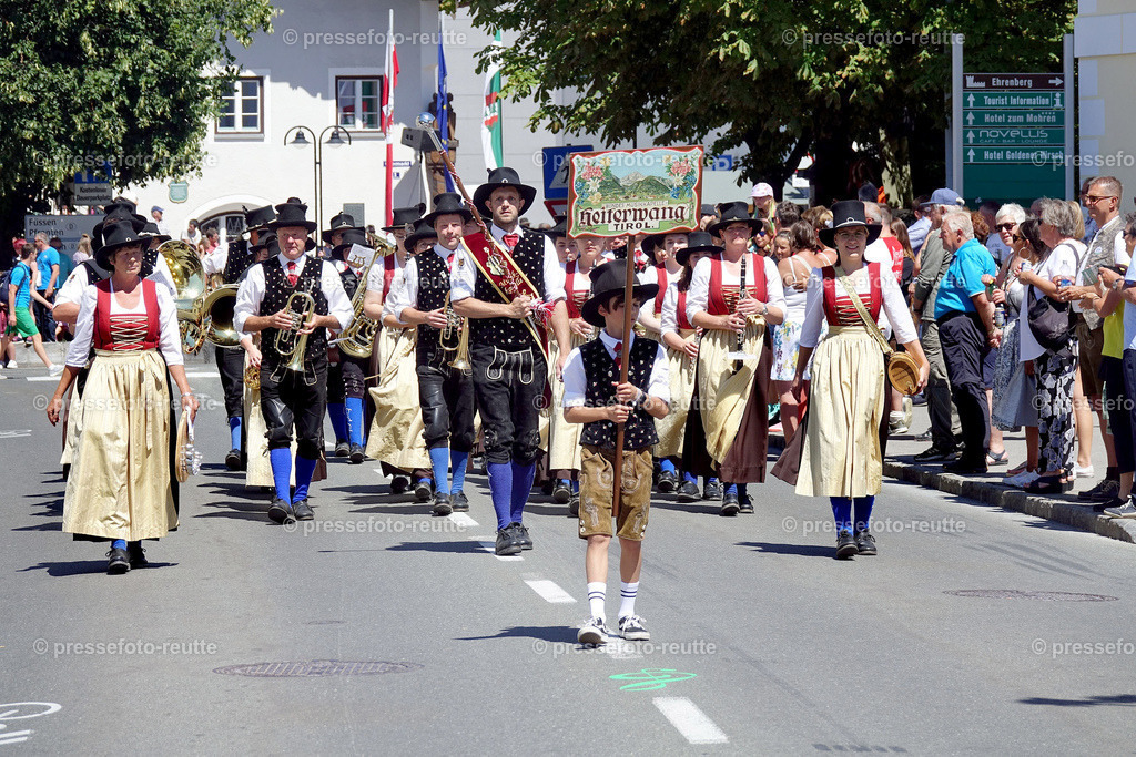 news-2022-Juli17-Musikumzug-Reutte-DSD03338-Heiterwang | Info aus dem Bezirk Reutte/Ausserfern Tirol sowie eine umfangreiche Bilddatenbank über die gesamte Region: Lechtal, Talkessel Reutte, Tannheimertal, Zwischentoren. Lech, Plansee, Zugspitze, Grenztunnel, B179, Fernpassstraße, Verkehr, Lawinen, Tradition, - Realisiert mit Pictrs.com