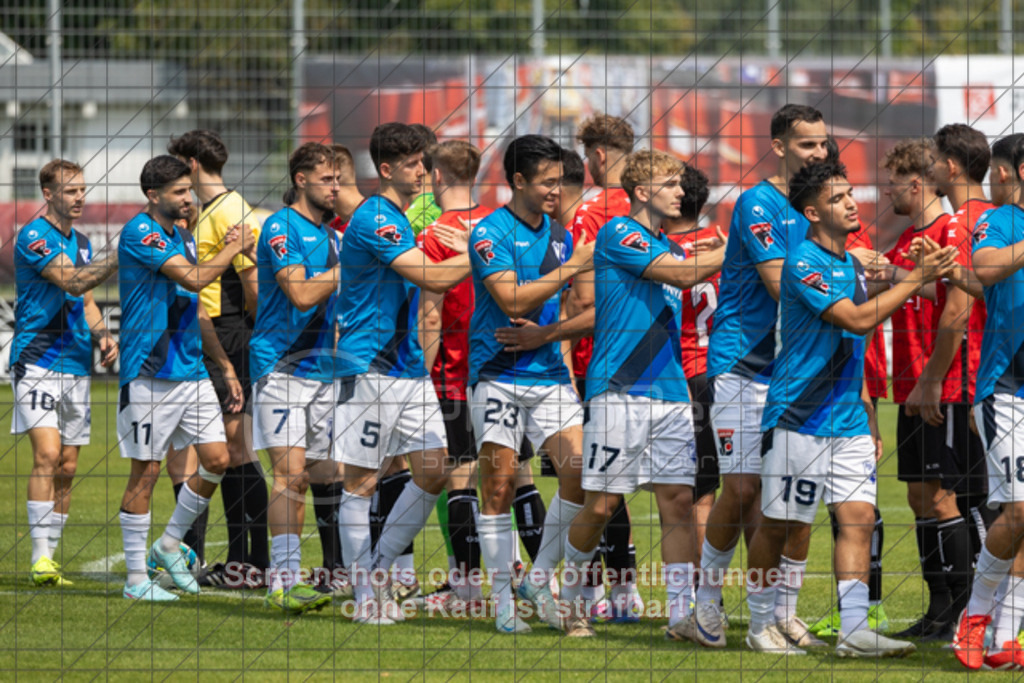 20250816_140107_0111 | #,1.Göppinger SV (rot) vs. FSV 08 Bietigheim-Bissingen (blau), Fußball, Oberliga BW, wfv, 03. Spieltag, Saison 2025/2026, Rasensportplatz Stadion SV Göppingen, Hohenstaufenstr. 116, 73033 Göppingen, 16.08.2025 - 14:00 Uhr,Foto: PhotoPeet-Sportfotografie/Peter Harich