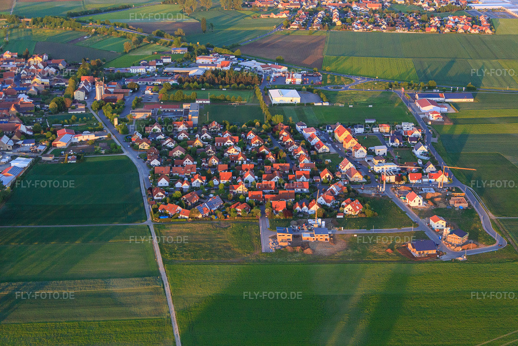 Luftbild: Neubaugebiet Mohnweg im Ortsteil Unterspiesheim in Kolitzheim im Bundesland Bayern in Deutschland. Foto: IMG_079201.jpg vom 15.05.2015 durch Werner Riehm/FLY-FOTO.de