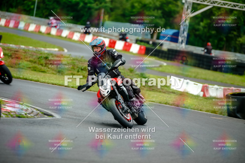 VBK-3851 | Hier findet Ihr Bilder von Touristenfahrten auf der Nürburgring Nordschleife oder von anderen Veranstaltungen die ich besucht habe. Viel Spass beim Durch Schauen 