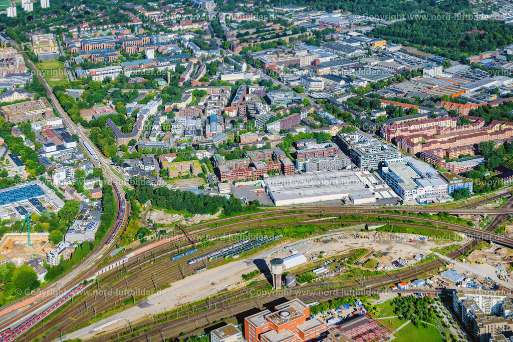 Hamburg_Altona_Bornkampsweg_Gewerbegebiet_ELS_0609050823 | HAMBURG 09.08.2023 Gewerbegebiet und Firmenansiedlung " Bornkampsweg " Bahrenfeld in Hamburg, Deutschland. // Industrial estate and company settlement " Bornkampsweg " in Hamburg, Germany. Foto: Martin Elsen