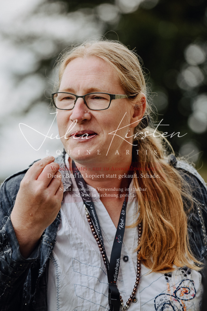 DSC_3873 | Pferde- und Turnierfotografie in Westsachsen. Pferdeportraits, Auftragszeichnungen und intuitive Kunst.