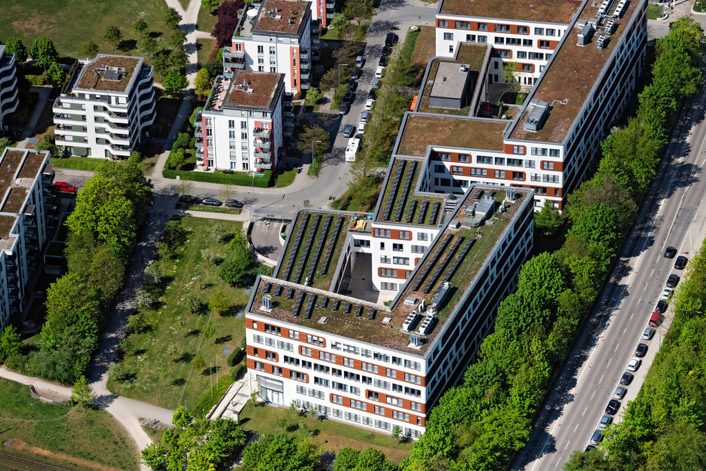 dr__0063792.jpg | MüNCHEN 29.04.2025 Bürogebäude des Verwaltungs- und Geschäftshauses an der Wilhelm-Wagenfeld-Straße in München im Bundesland Bayern, Deutschland. // Office building on street Wilhelm-Wagenfeld-Strasse in Munich in the state Bavaria, Germany. Foto: Daniel Reiter