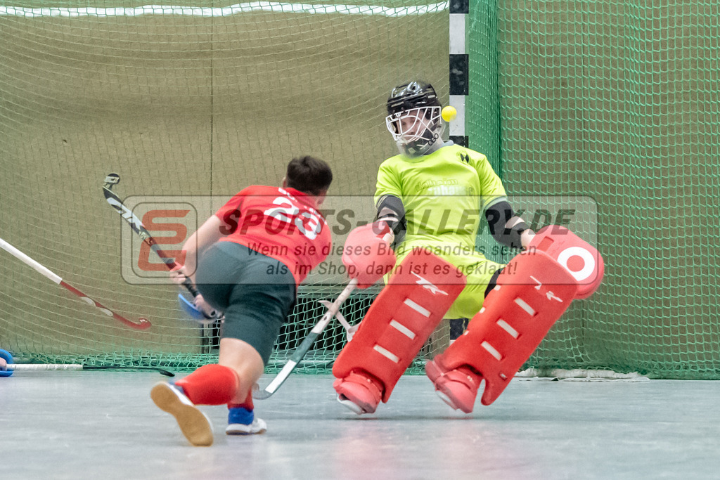 SFE_20230115_0143 | 1. Bundesliga Hockey Herren Schwarz-Weiss Neuss - Crefelder HTC am 15.01.2023 in  (Sporthalle Jahnerstrasse), Photo: Stephan Fehrmann 2022 (Sports-Gallery),Konstantin Hayner ( Schwarz-Weiss Neuss #63 ) ,Boomes Anton ( Crefelder HTC #23 )
