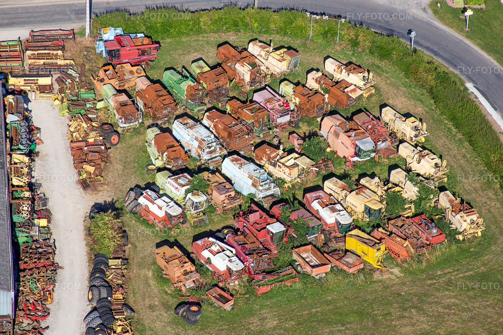 Aerial view: Combine harvester museum Goulet et Thoré SA in Talcy in the state Loir et Cher, France.Photo: IMG_082186.jpg taken on 06/20/2015 by Werner Riehm/FLY-FOTO.comResolution of the original: 3294 x 2196 px