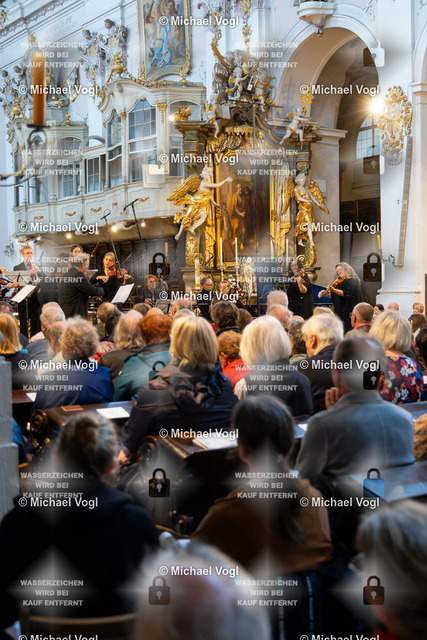 TAM25_K.05__Michael-Vogl_023_4990 | Tage Alter Musik Regensburg K.05 Basilika St. Emmeram Xenia Löffler, Alfredo Bernardini, Michael Bosch, Oboe Batzdorfer Hofkapelle (Deutschland) Musik aus der Fürst Thurn und Taxis Hofbibliothek Regensburg Daniel Deuter Konzertmeister Foto: Michael Vogl