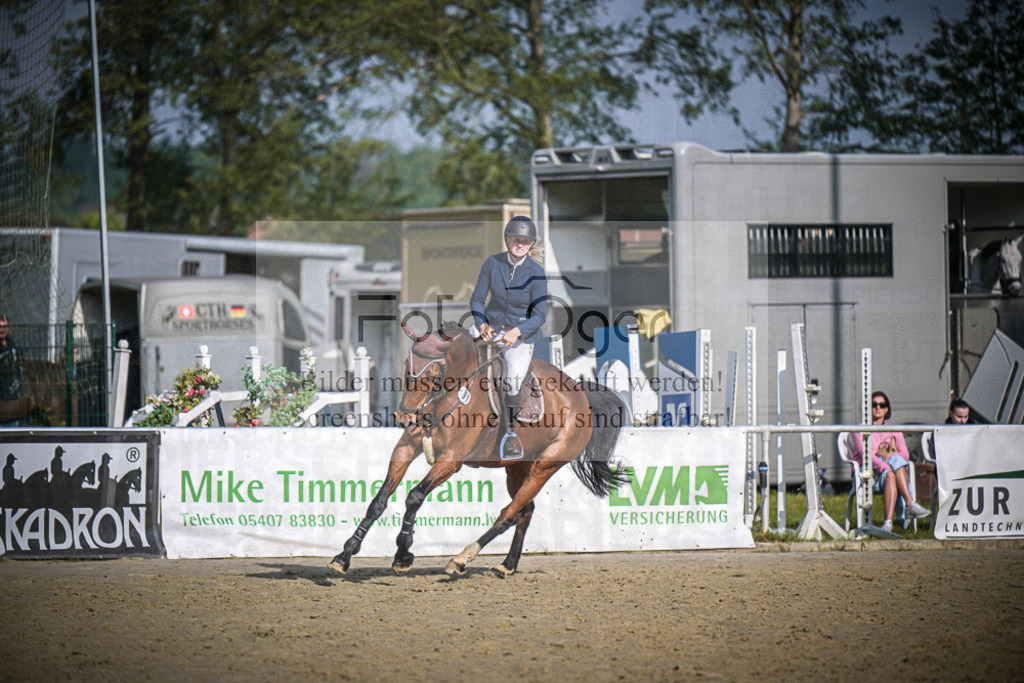 DOS_4667 | Entdecke hochwertige Reitturnierfotos von Foto Oger. Professionell, emotional und authentisch – jetzt Lieblingsmomente im Shop bestellen.Deutschlandweite Turnierfotografie. - Realisiert mit Pictrs.com