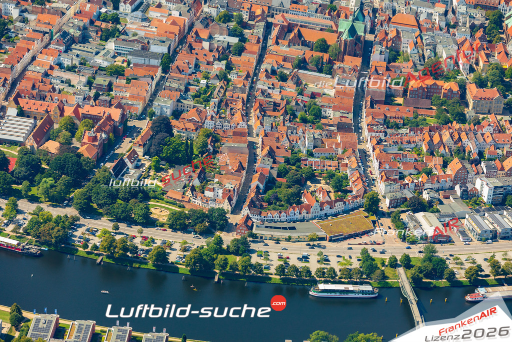 Luftaufnahme Hundestraße Lübeck - Die Luftaufnahme wurde 2025 vom UL-Flugzeug heraus erstellt ( ohne Drohne ) - Hochauflösende Luftaufnahme - für professionelle Ausdrucke geeignet. Die Geschenkidee !Mit Lizenz und Bildrechte bestellbar