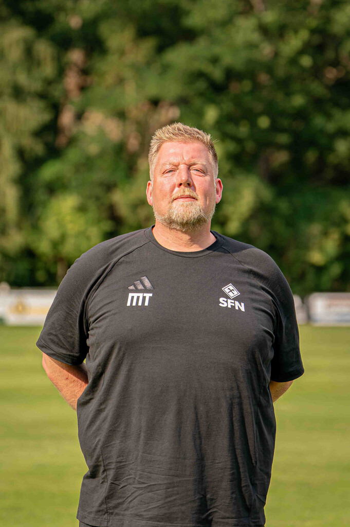 Fußball I Herren I Saison 2026-2027 I Mannschaftsfoto  I 02471 | jns.sportfotos - Realisiert mit Pictrs.com
