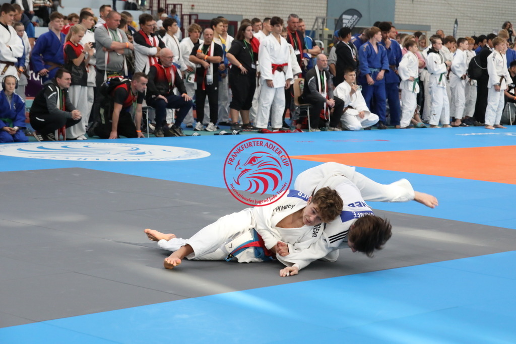 1J7A2274 | Fotos vom Adler Cup - Pictures from Adler Cup

Hier findet Ihr alle Eindrücke und großen Momente der Adler Cup Wochenenden. Here you will find all impressions and great moments of the Adler Cup weekends. - Realisiert mit Pictrs.com