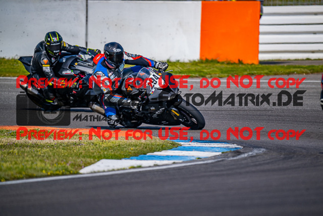 MaZZes_FotoMatrix_230410_6418 | WEISS