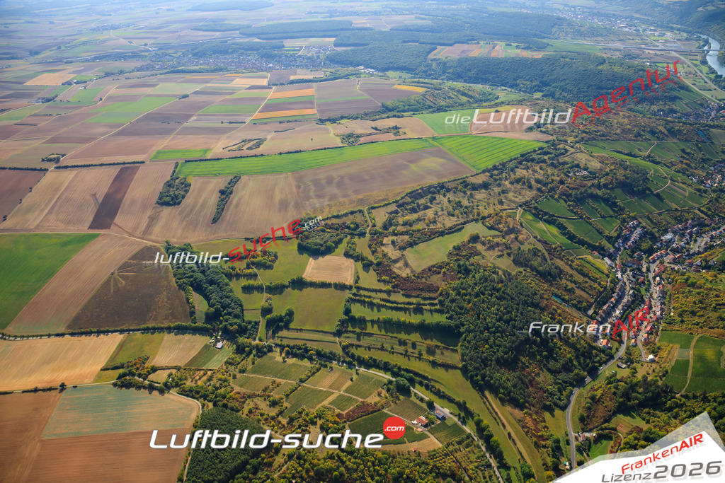 Die Luftaufnahme Main - Randersacker wurde vom UL-Flugzeug (keine Drohne) aus fotografiert.Hohe Druck- Auflösung-die Geschenkidee!