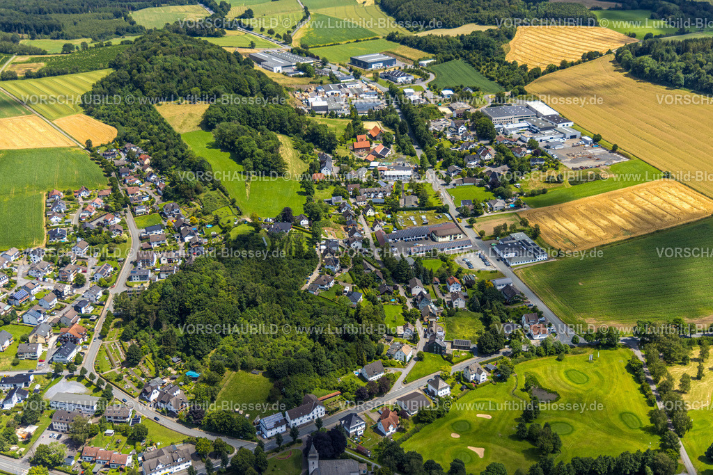 Sundern240708940 | Luftbild, Wohngebiet Ortsansicht Amecke, umgeben von Wiesen und Feldern, Amecke, Sundern, Sauerland, Nordrhein-Westfalen, Deutschland