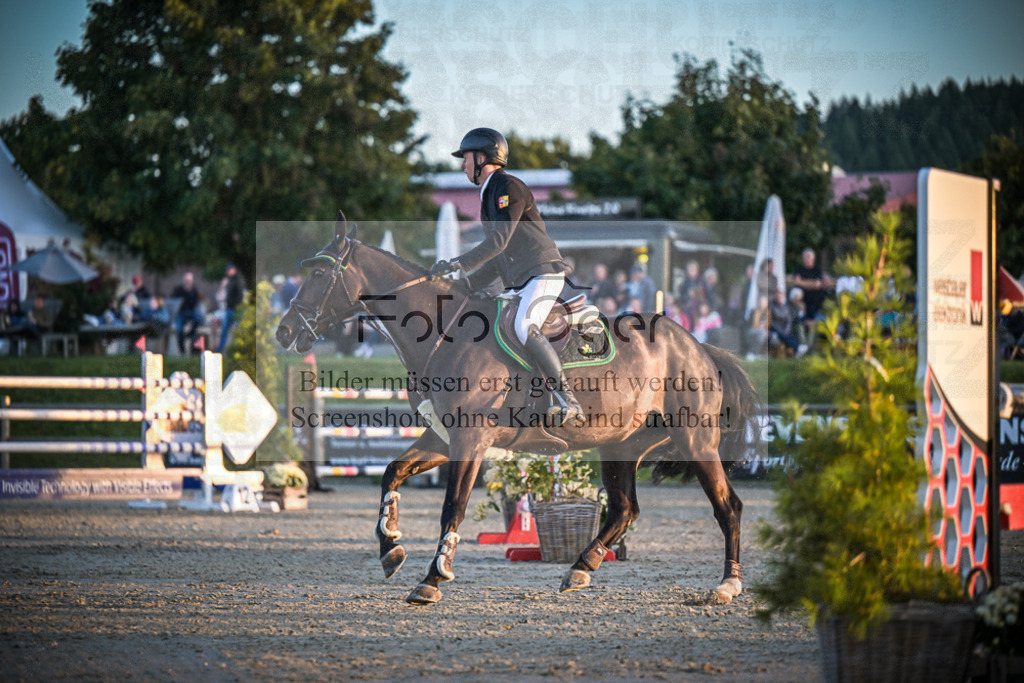 DOS_0220 | Entdecke hochwertige Reitturnierfotos von Foto Oger. Professionell, emotional und authentisch – jetzt Lieblingsmomente im Shop bestellen.Deutschlandweite Turnierfotografie. - Realisiert mit Pictrs.com