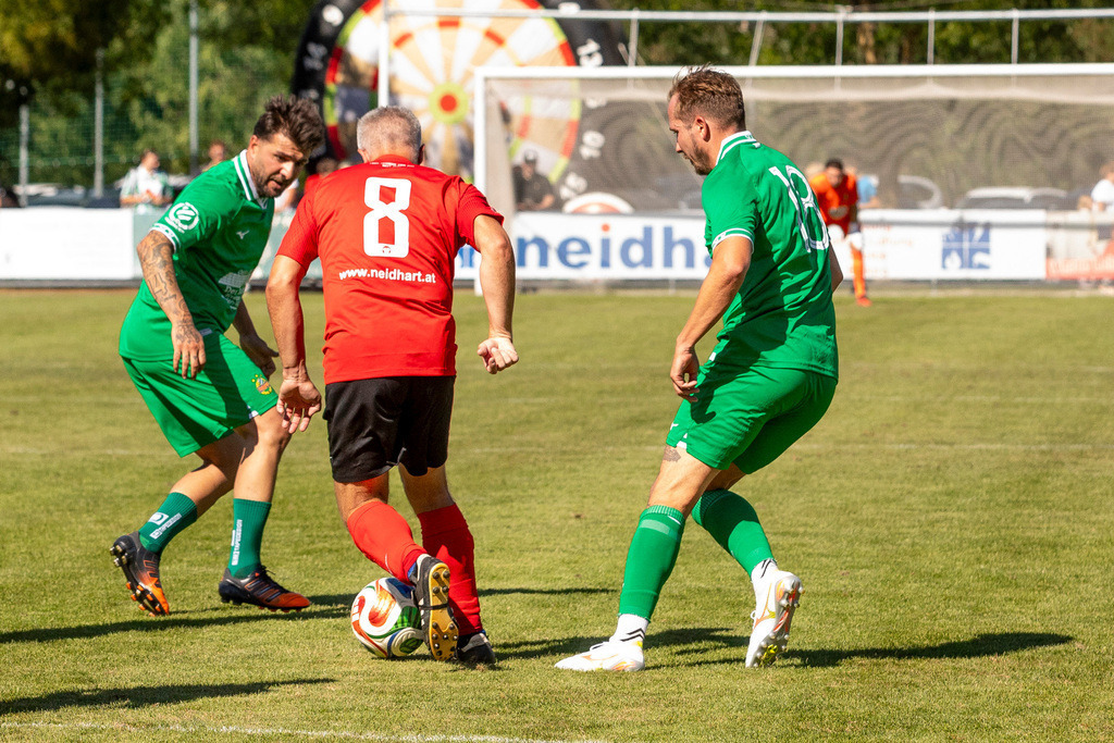 Spiel-0329_Legenden ASK-RAPID | Fotodoku 80 Jahre ASK-Loosdorf: Legendenmatch ASK-Loosdorf - Rapid WIENSponsoren, Mannschaften, Begrüßung, Interviews, das Spiel, Besucher, Fans, Stimmung.