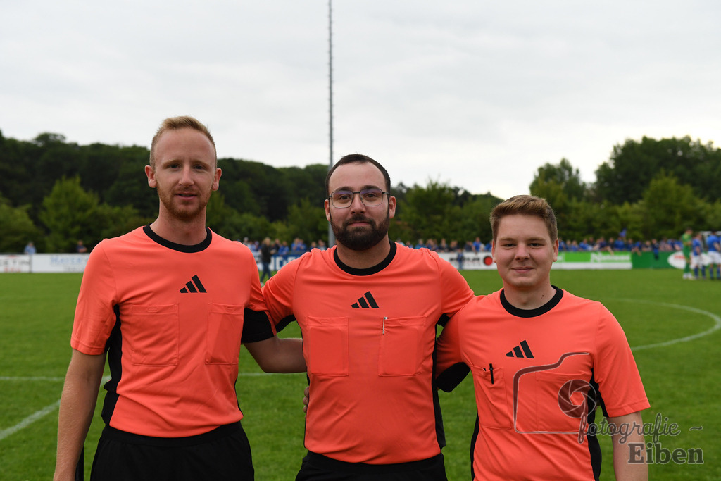 1. FC Nordenham-SV GOTANO | Kreispokal Finale Jade-Weser-Hunte 1. Mannschaften; 1.FC Nordenham (weiß)-SV GOTANO (blau) am 15.06.2025 in Rastede (Sportanlage Köttersweg), Photo: Philip Eiben 2025 - Realisiert mit Pictrs.com