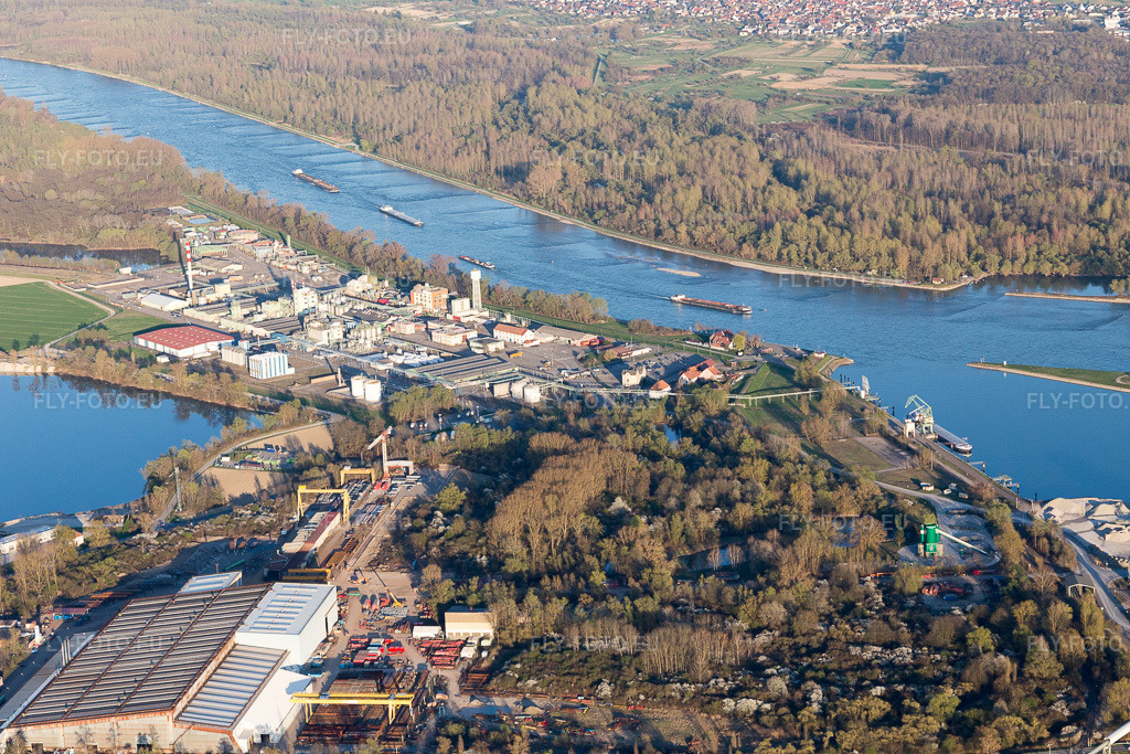 Vue aérienne: Vue de la ville à Lauterbourg dans le département Bas Rhin, France.Photo: IMG_097867.jpg prise le 27/03/2017 par Werner Riehm/FLY-FOTO.euRésolution de l'original: 5472 x 3648 px