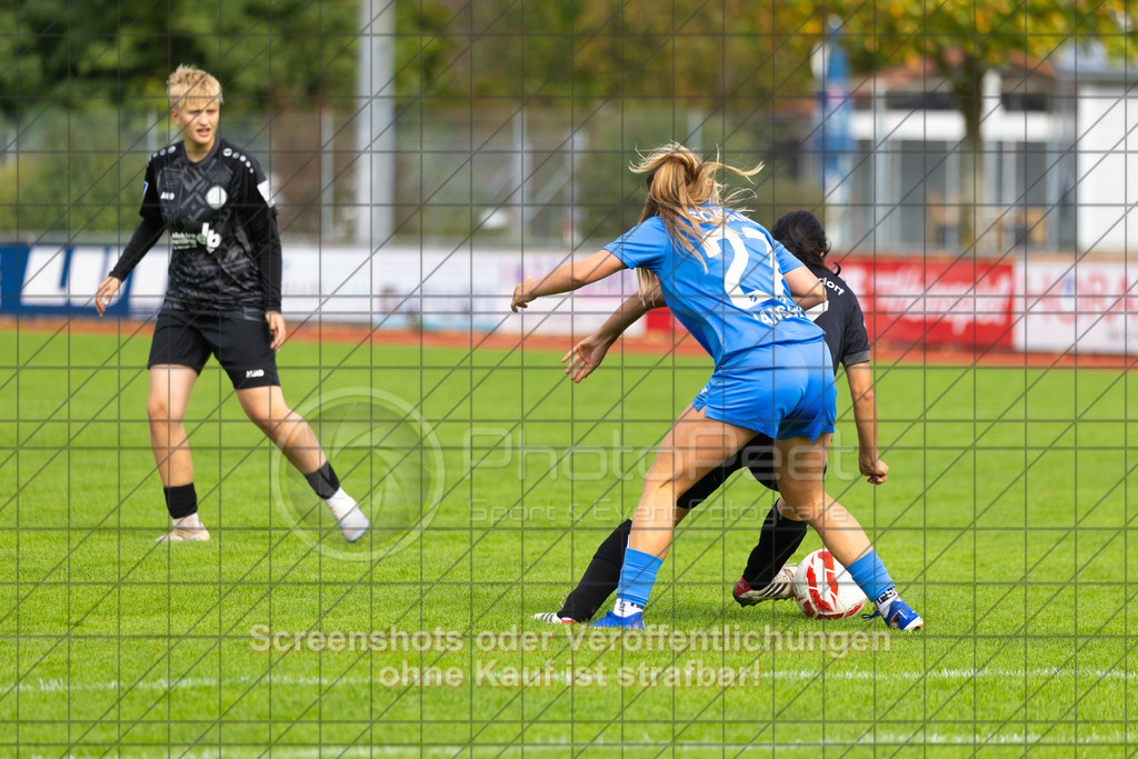 20261010_140746_0481_(c)_by_PhotoPeet | #,1.FC Donzdorf (schwarz) vs. SC Sand (blau), Fußball, EnBW-Oberliga B -Juniorinnen, 05. Spieltag, Saison 2026/2027, Rasenplatz Lautertal Stadion, Süßener Straße 16, 73072 Donzdorf, 10.10.2026 - 14:00 Uhr,Foto: PhotoPeet / Sport- &amp; Eventfotografie / Peter Harich