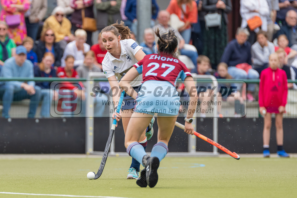 HK_20230520_108347 | 1. Bundesliga Damen Düsseldorfer HC - UHC Hamburg am 20.5.2023 DHC Düsseldorf, Düsseldorf , Elisa Gräve ( Düsseldorfer HC #26 ) , Yani Zhong ( UHC Hamburg #27 )