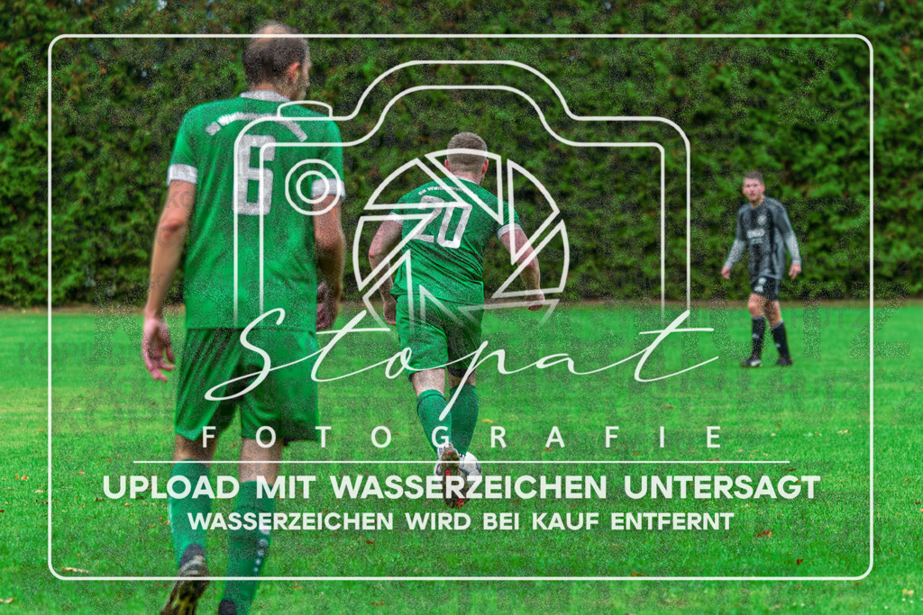 SGWFGFS-1072 | Maximilian Toebber (SG Wintermoor/Schuelern #20) beim Herren Kreisliga HK Spiel zwischen SG Schulern/Wintermoor und FG Fulde-Stellichte im Stadion Wintermoor, Schneverdingen (Simon Paul Stopat) - Realisiert mit Pictrs.com